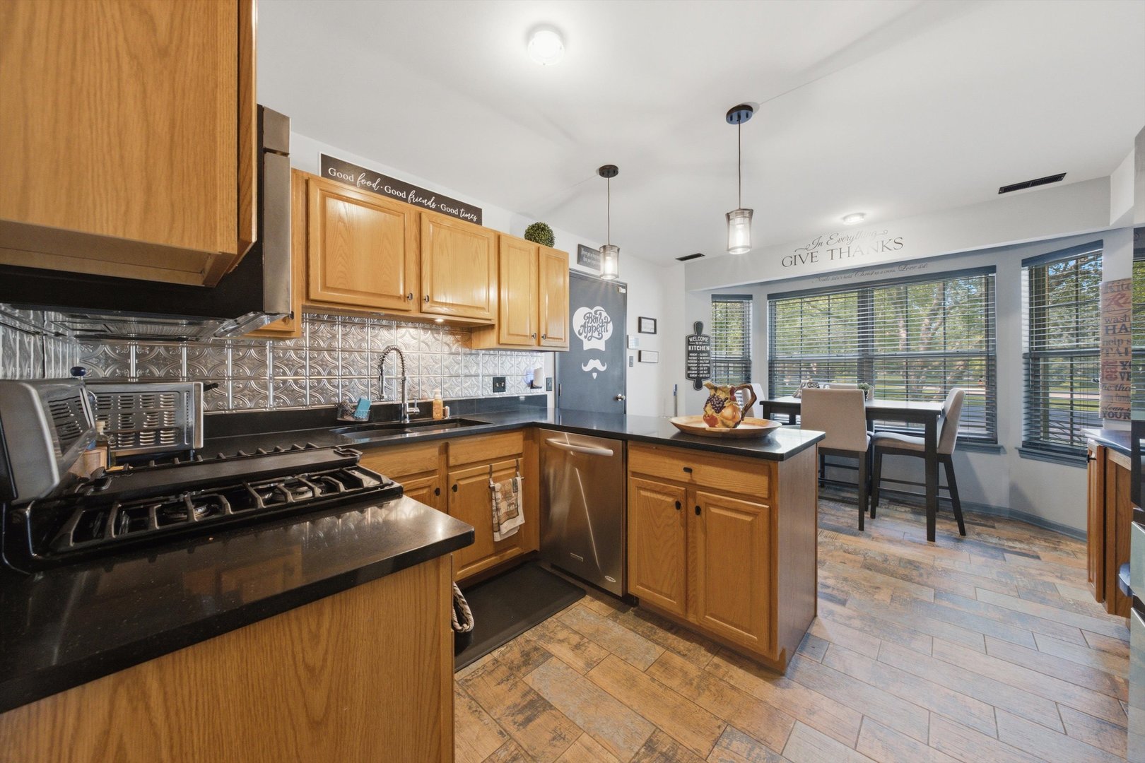 13916 S Cambridge Circle Property Photo 3