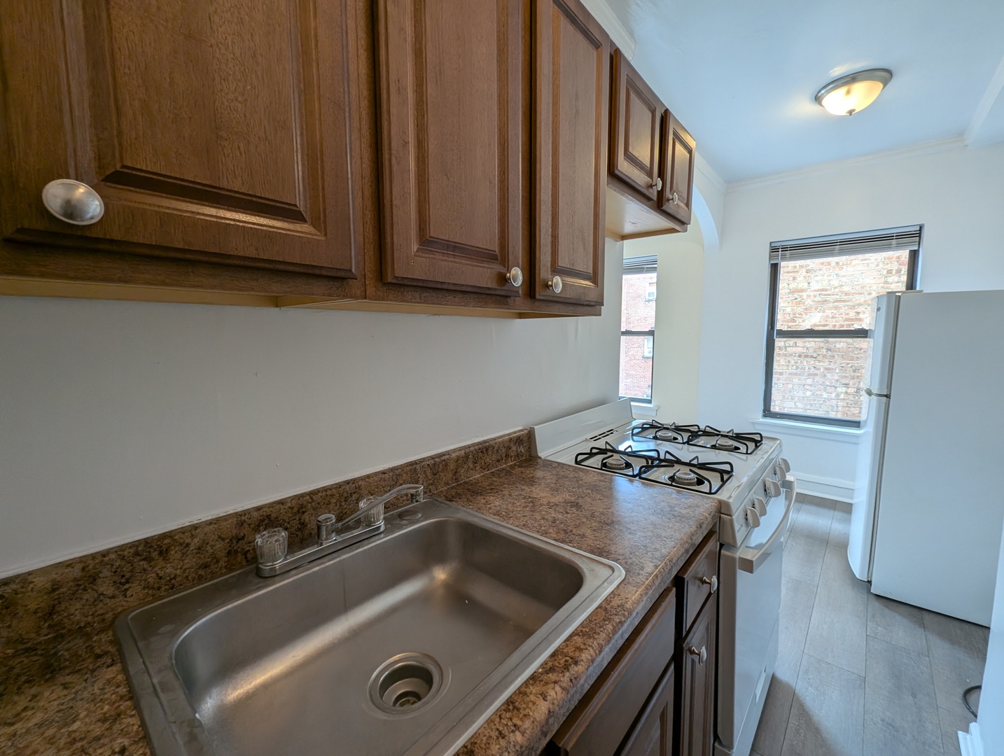 5417 N Kenmore Avenue 403 Property Photo 14