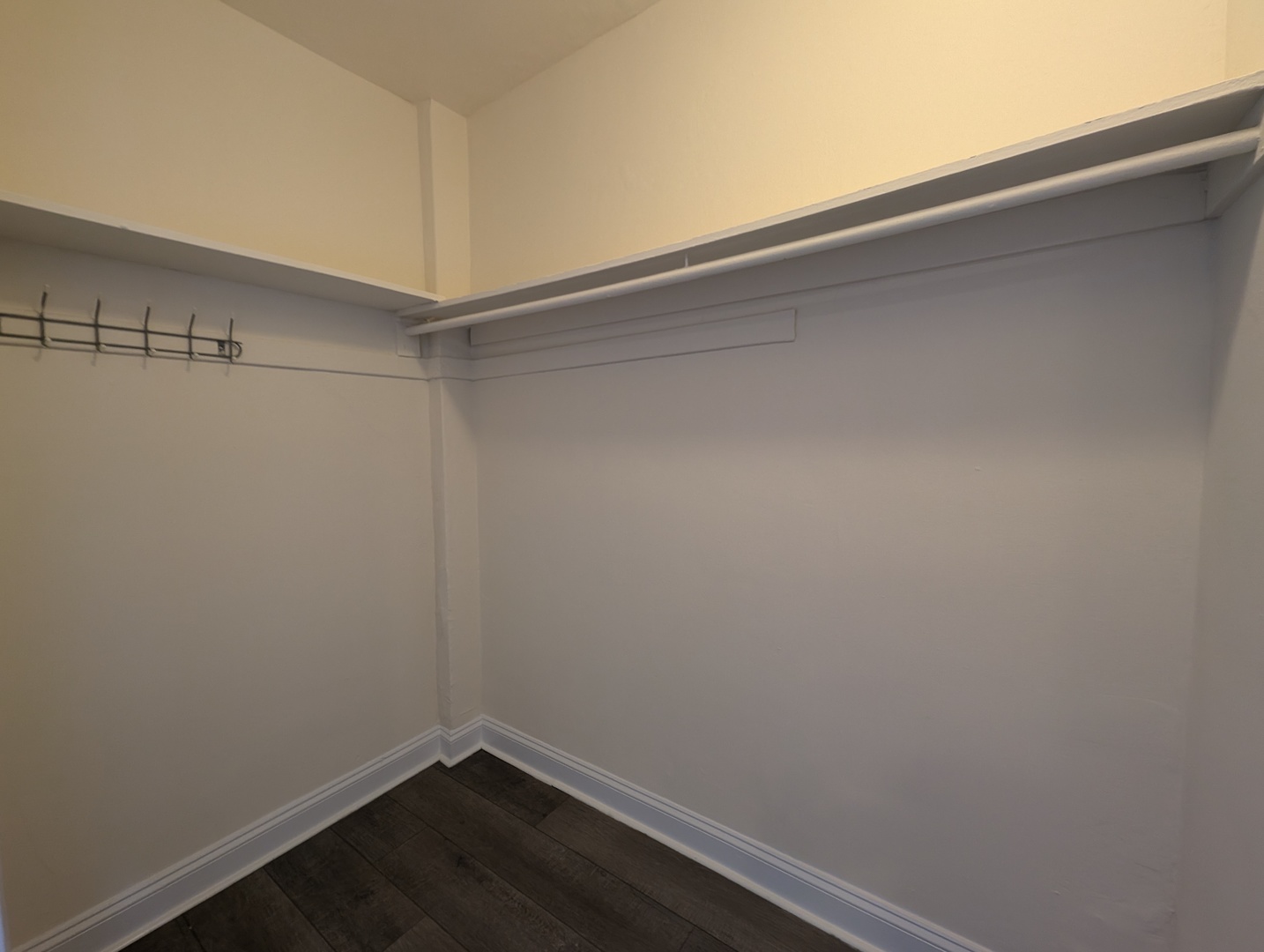 5417 N Kenmore Avenue 403 Property Photo 16