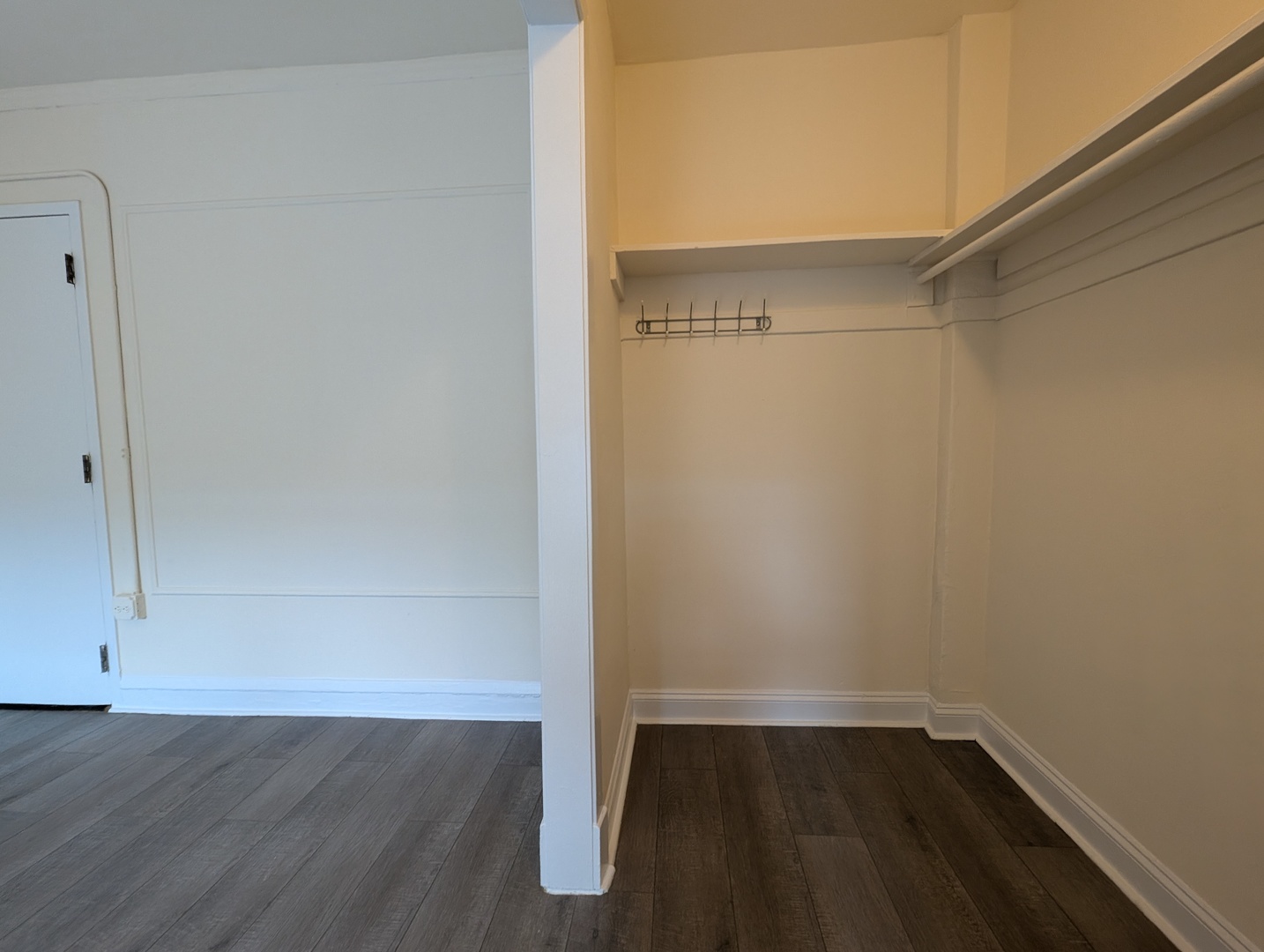 5417 N Kenmore Avenue 403 Property Photo 17