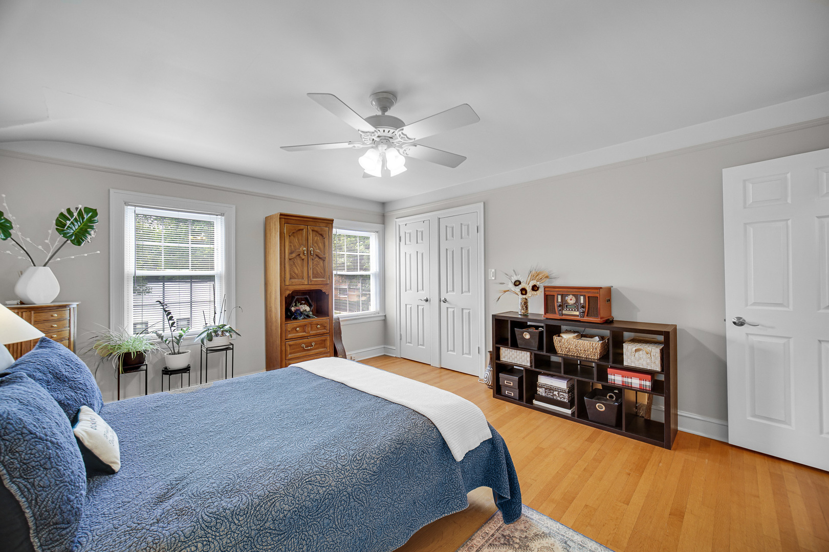 6258 W Peterson Avenue Property Photo 13