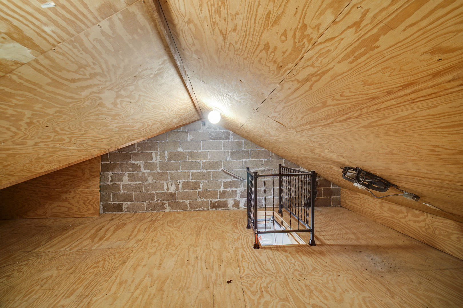 6258 W Peterson Avenue Property Photo 19