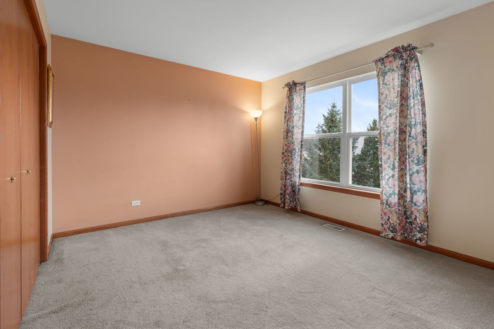 1942 W River Oaks Drive Property Photo 14
