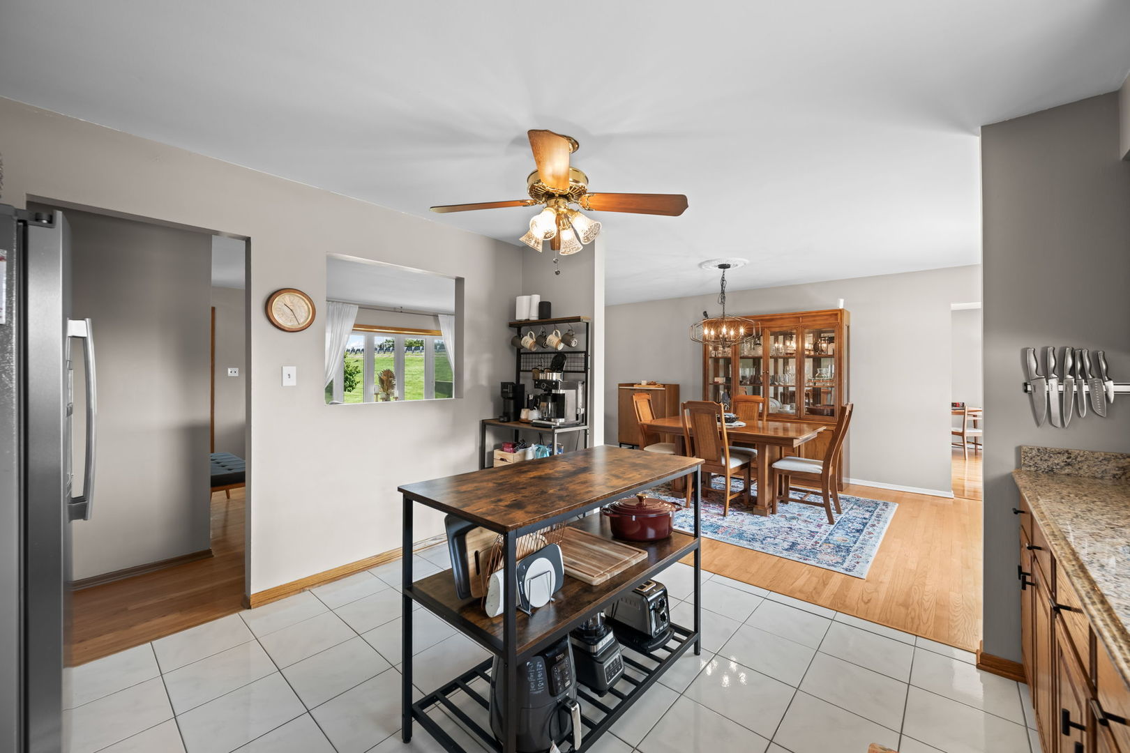603 W Saint Aubin Drive Property Photo 12
