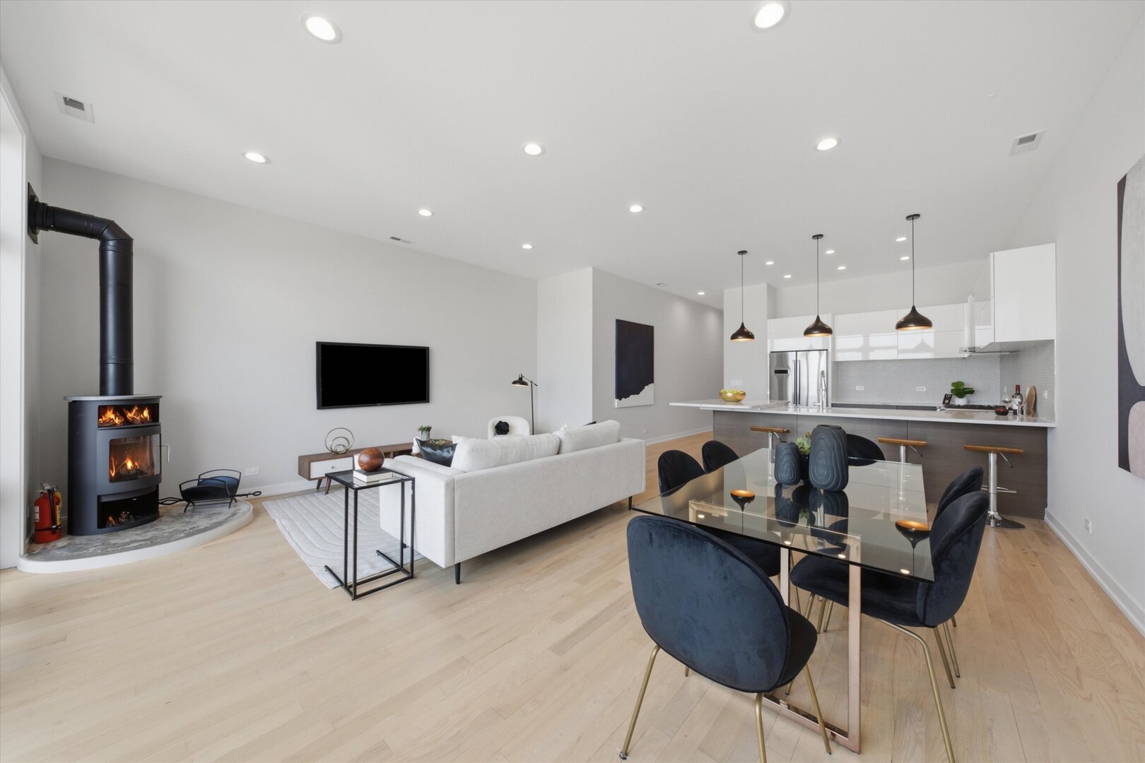 934 N California Avenue 4n Property Photo 4