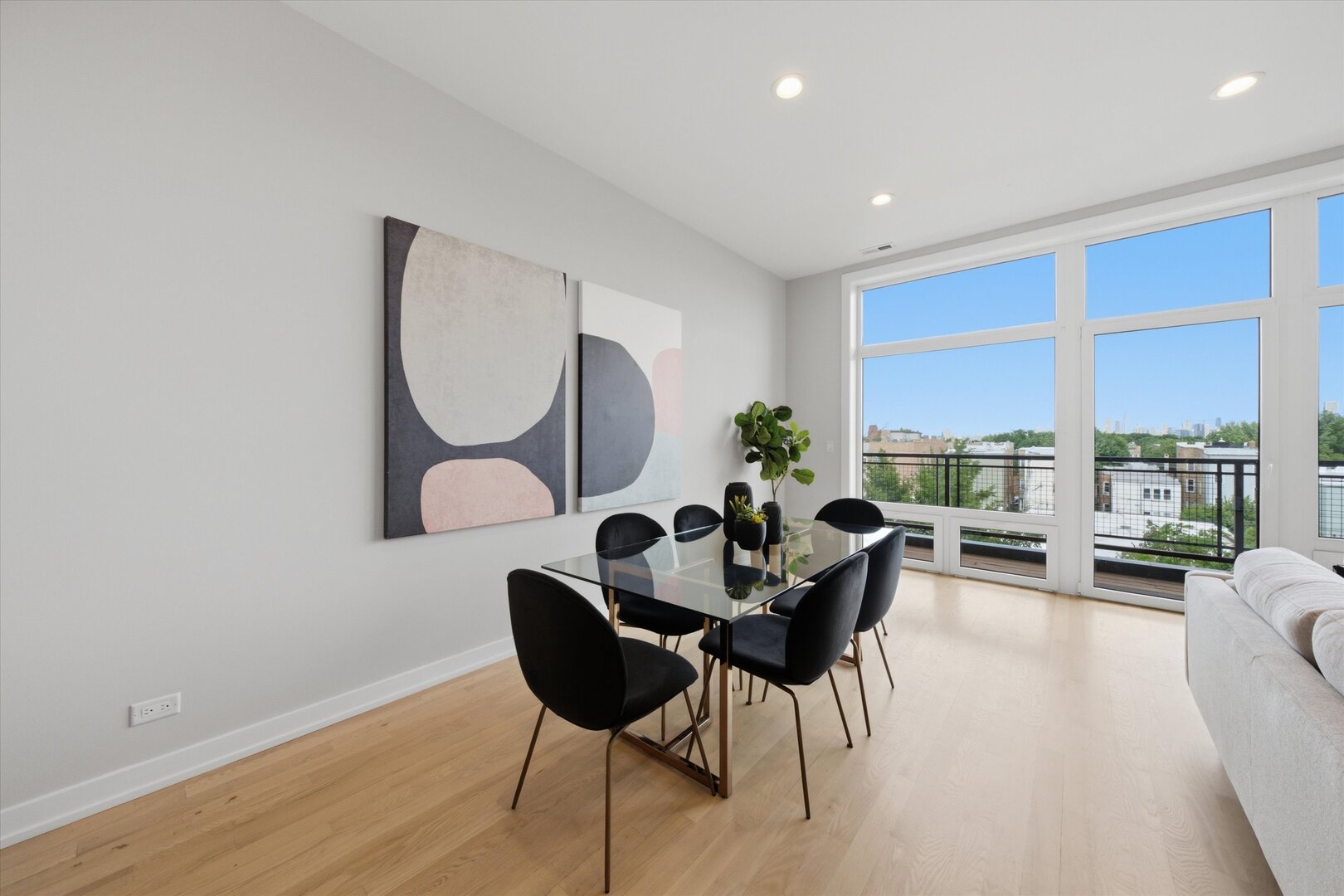 934 N California Avenue 4n Property Photo 6