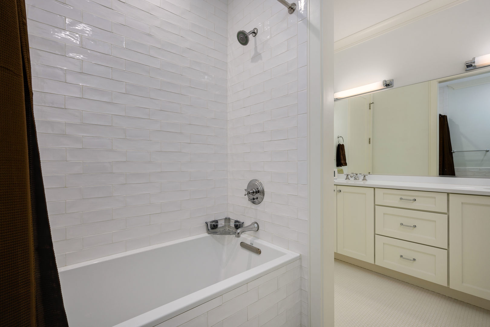 2119 N Kenmore Avenue Property Photo 33