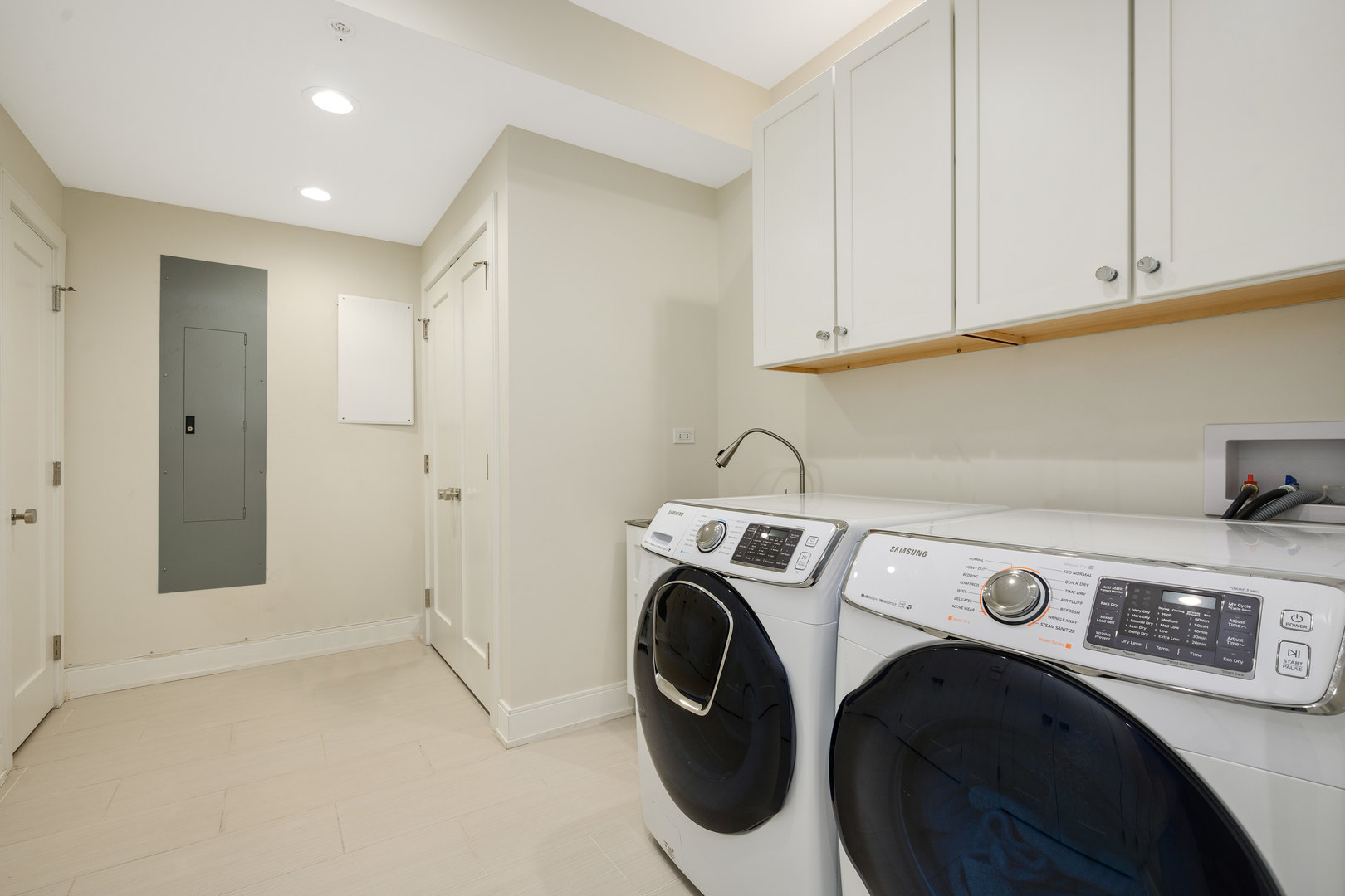 2119 N Kenmore Avenue Property Photo 40