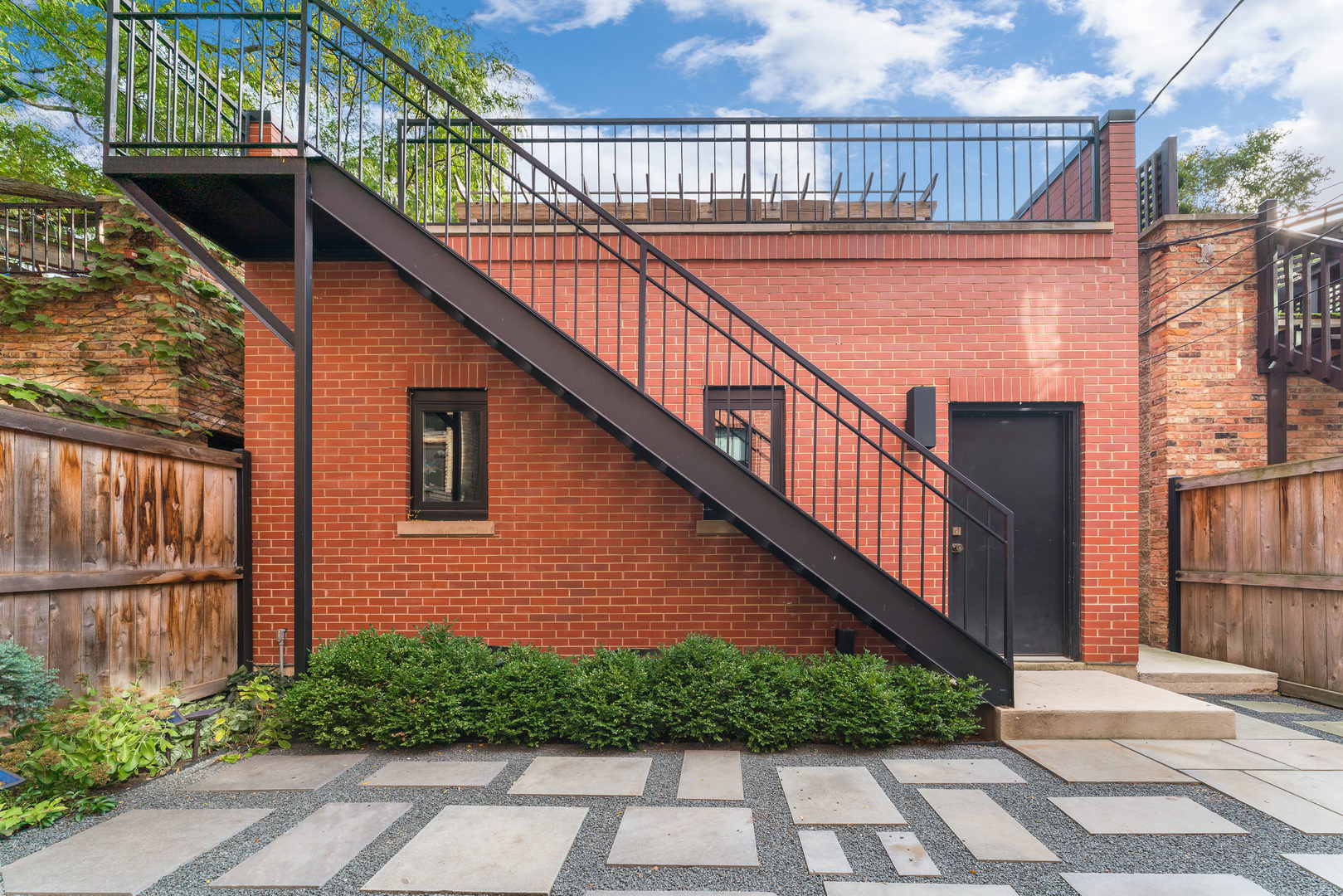 2119 N Kenmore Avenue Property Photo 45
