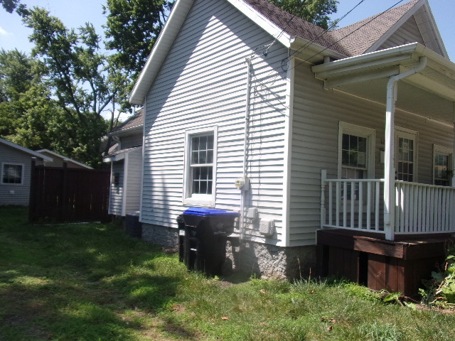 810 W Mill Street Property Photo 2