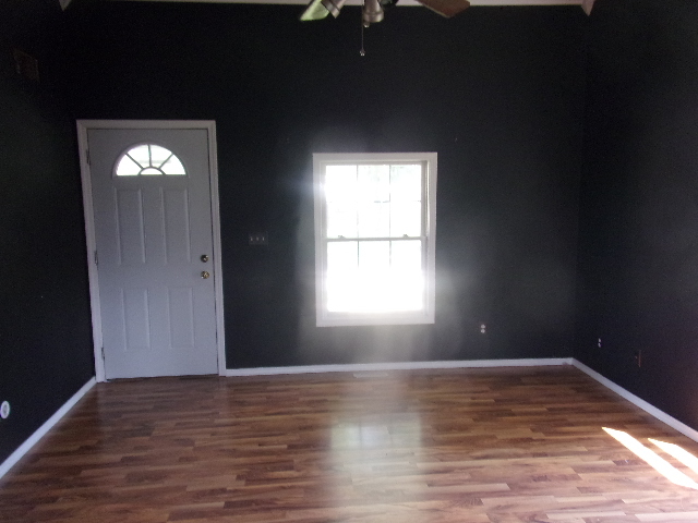 810 W Mill Street Property Photo 9