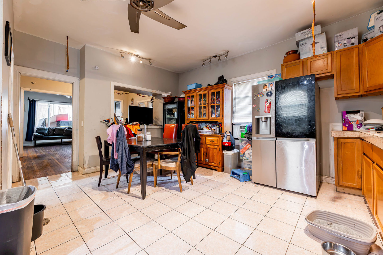 5530 S Seeley Avenue Property Photo 6