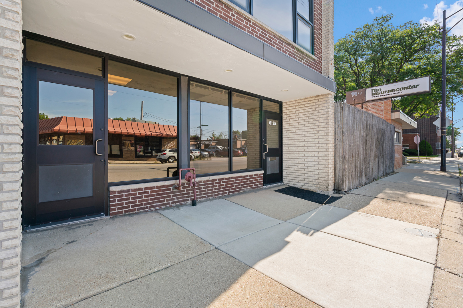 6135 N Elston Avenue Property Photo 2