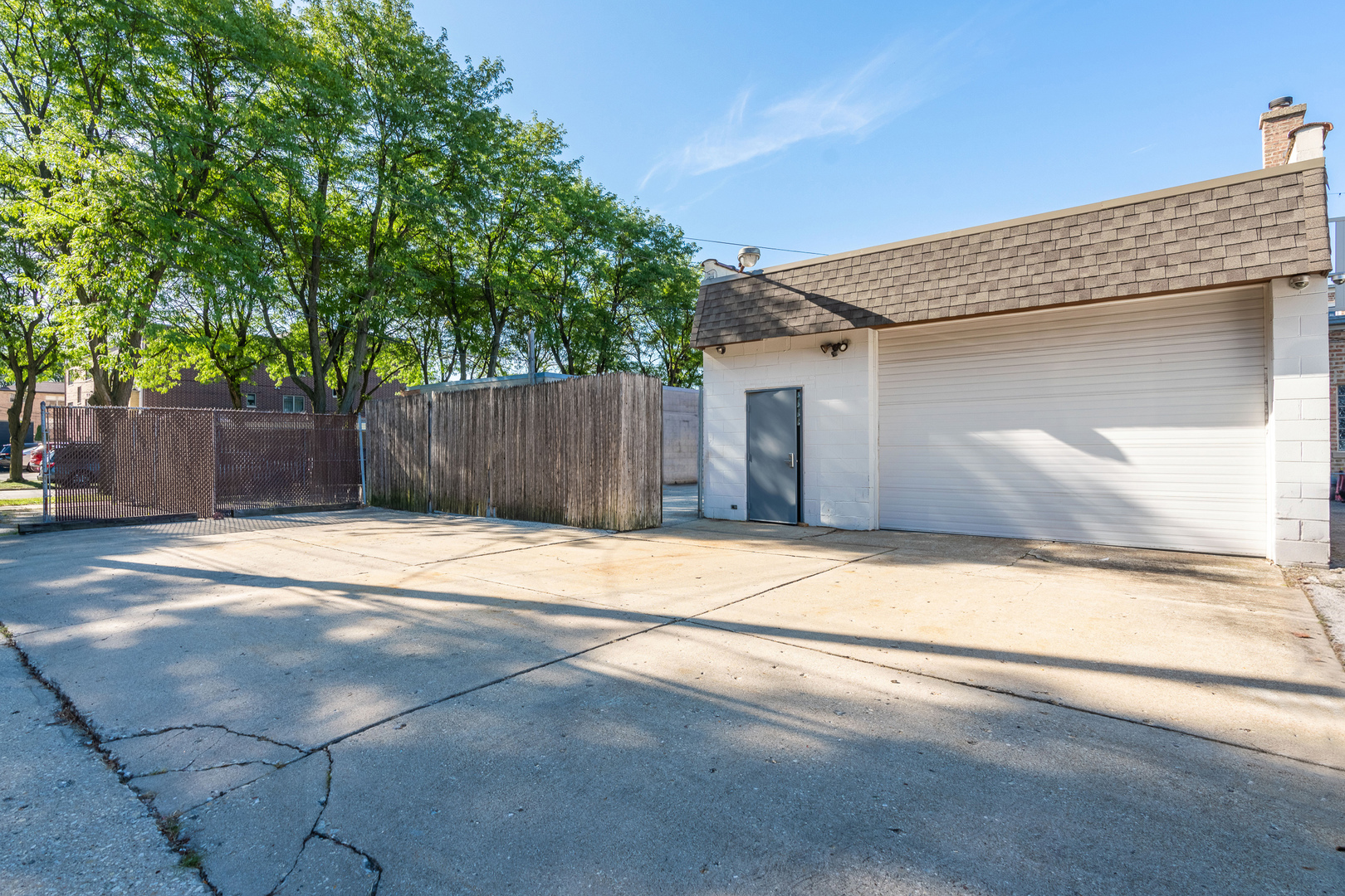 6135 N Elston Avenue Property Photo 4
