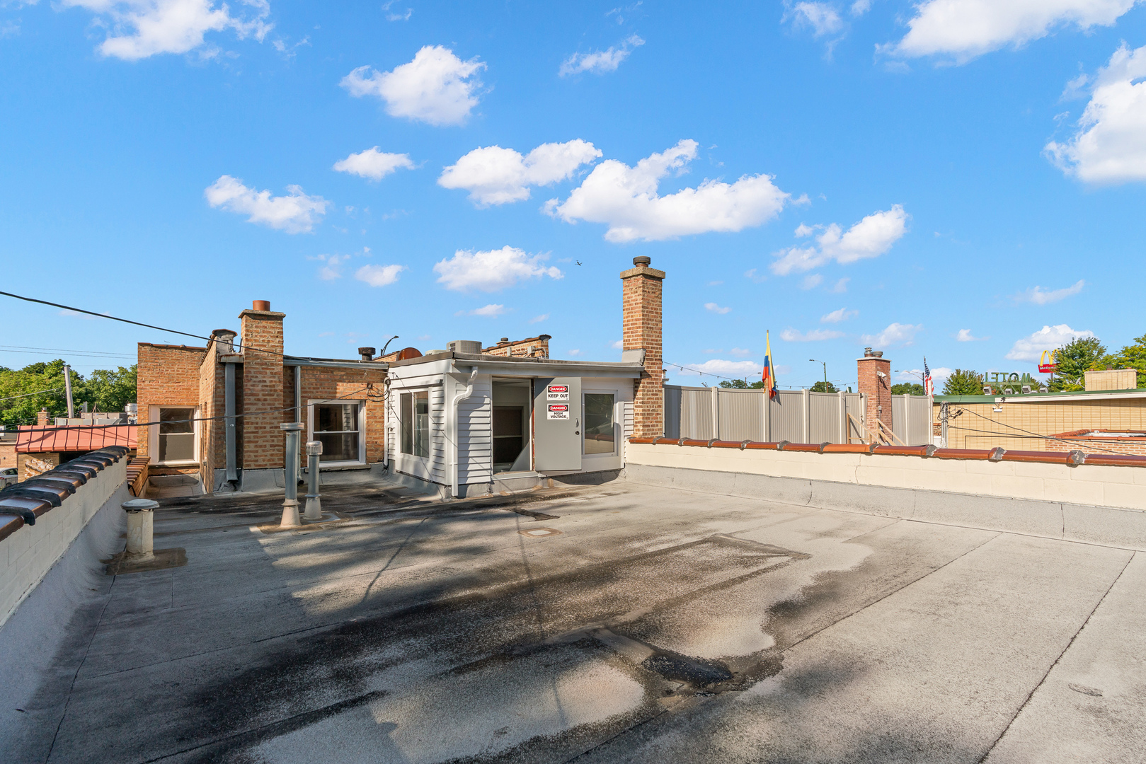 6135 N Elston Avenue Property Photo 9