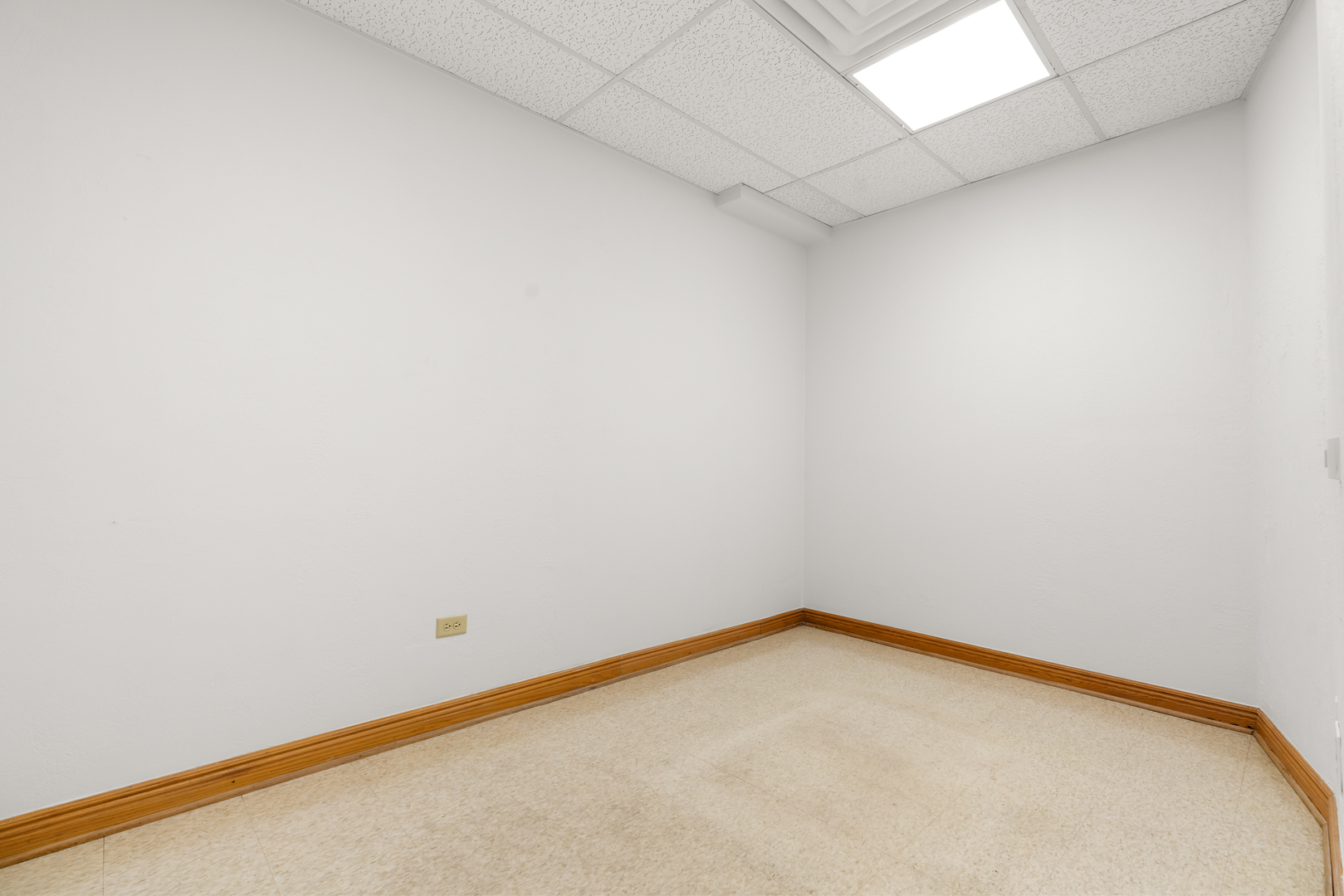 6135 N Elston Avenue Property Photo 18