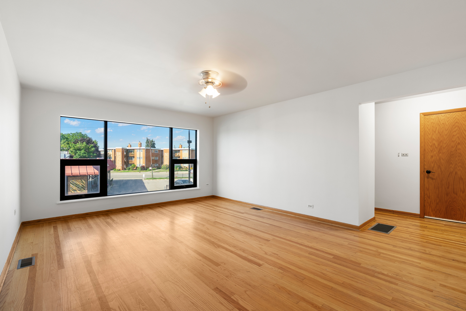 6135 N Elston Avenue Property Photo 23