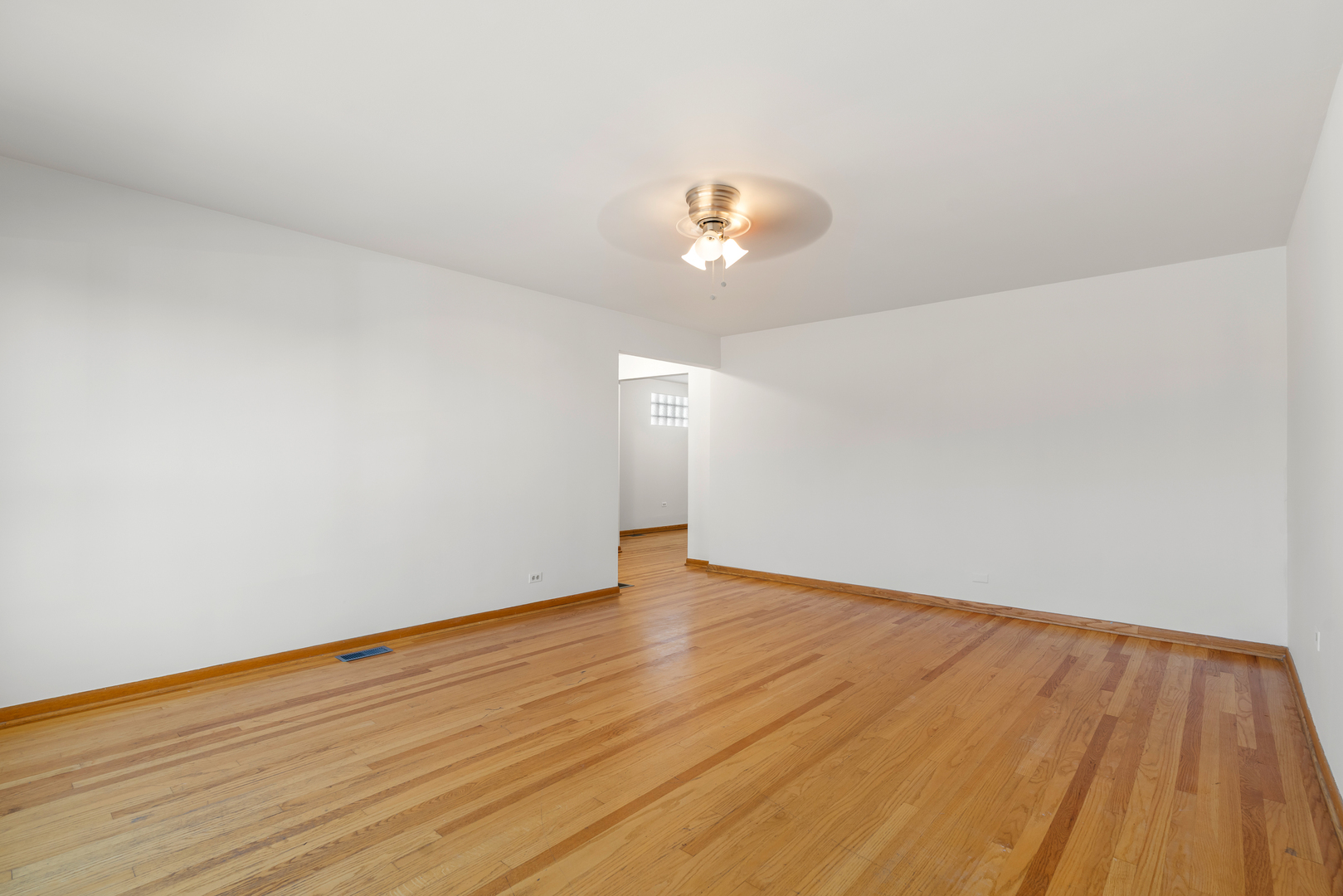 6135 N Elston Avenue Property Photo 25