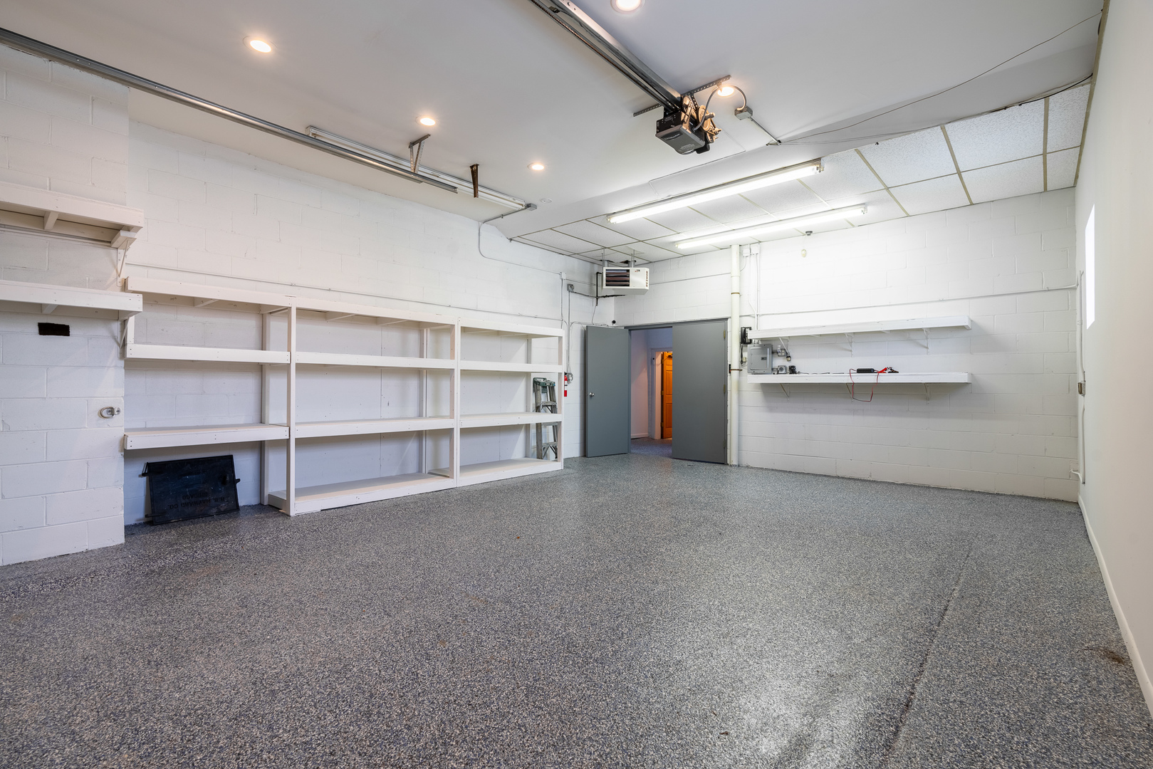 6135 N Elston Avenue Property Photo 41