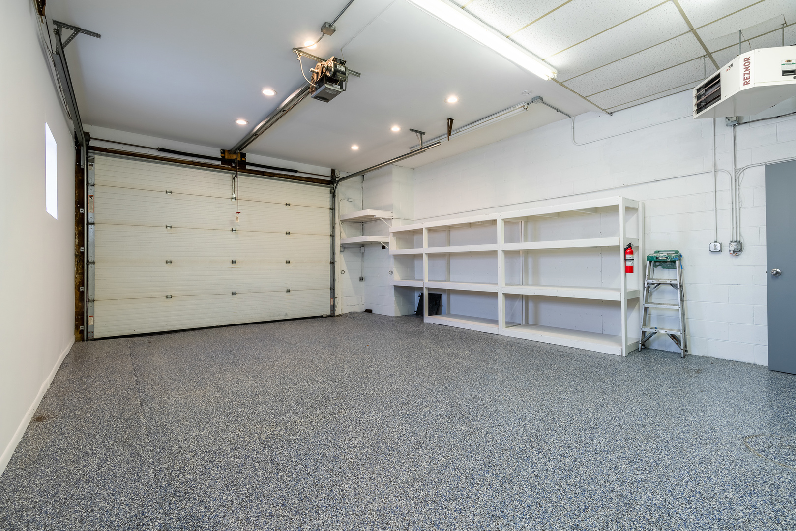 6135 N Elston Avenue Property Photo 42