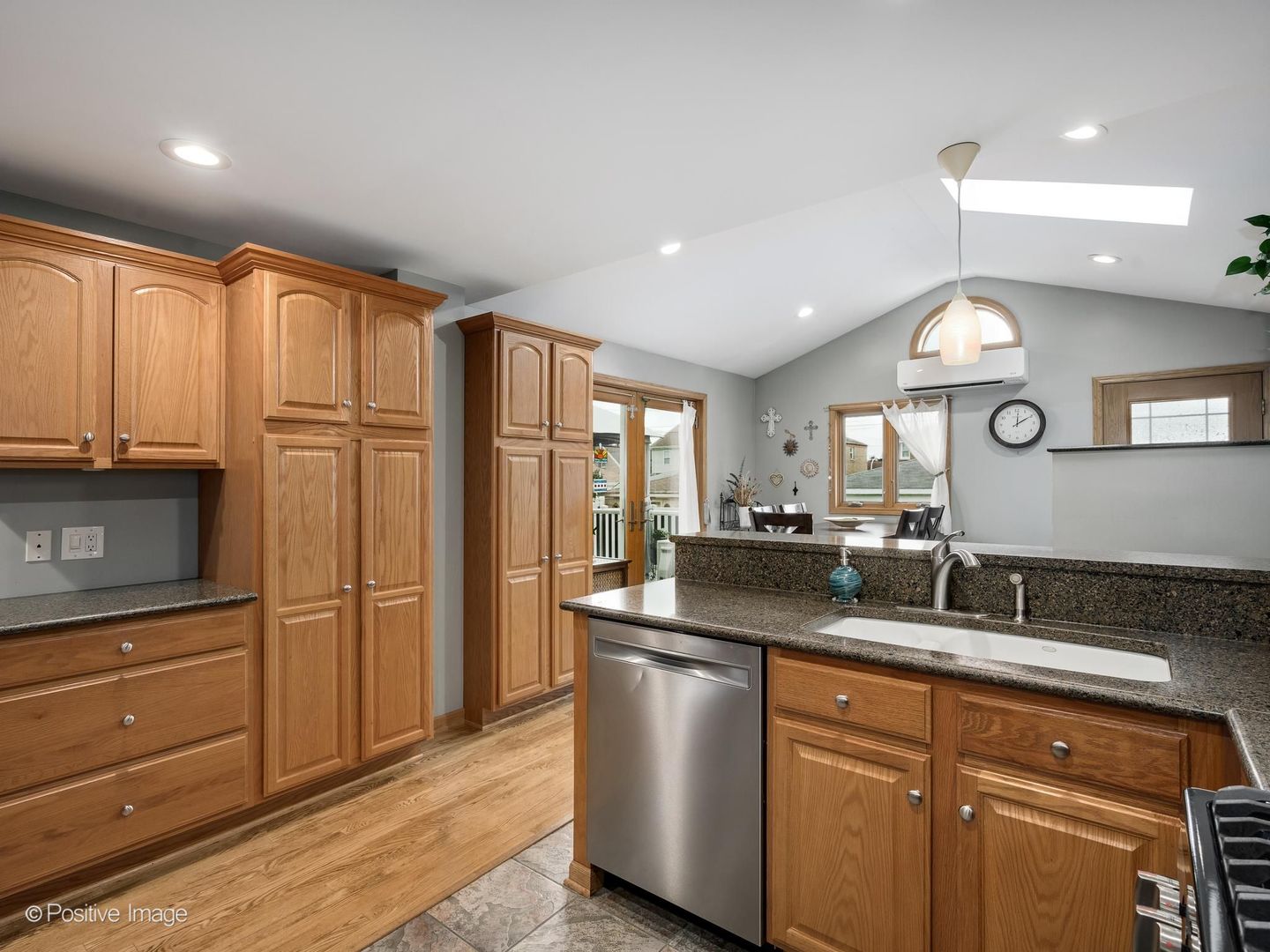 10939 S Millard Avenue Property Photo 8