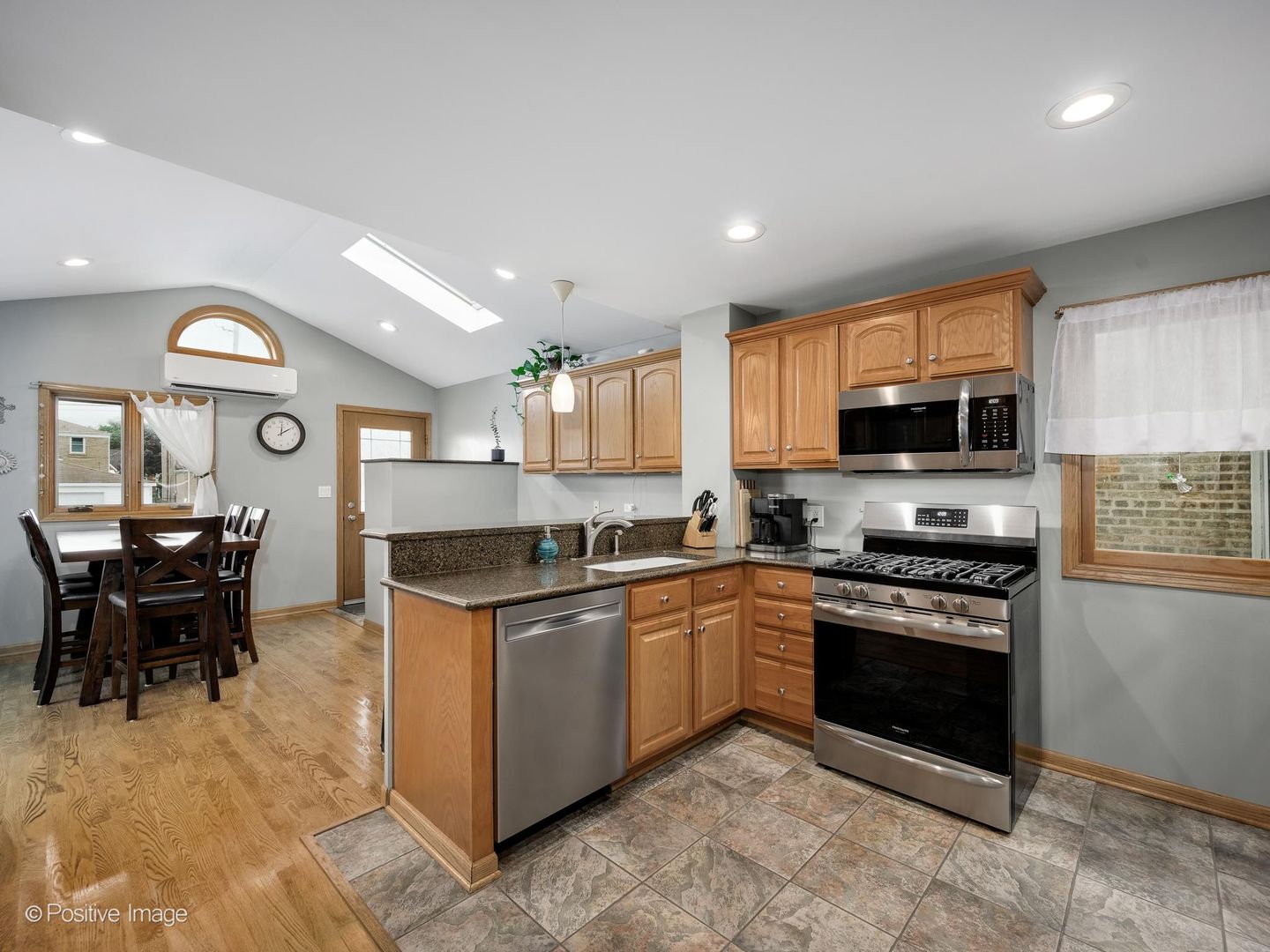 10939 S Millard Avenue Property Photo 11
