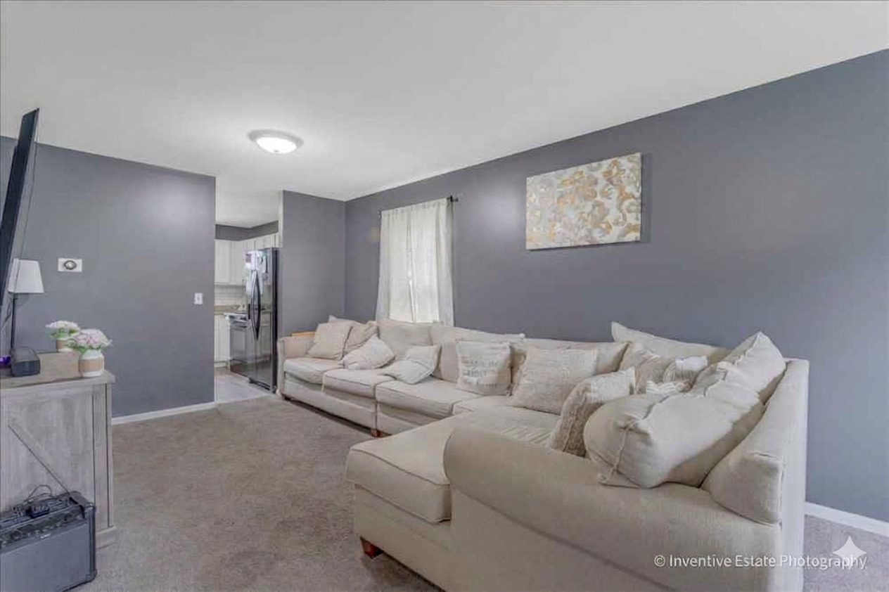 2031 Ridgemoor Drive Property Photo 2