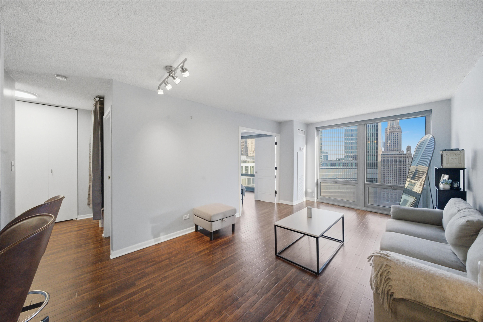 440 N Wabash Avenue 2907 Property Photo 2