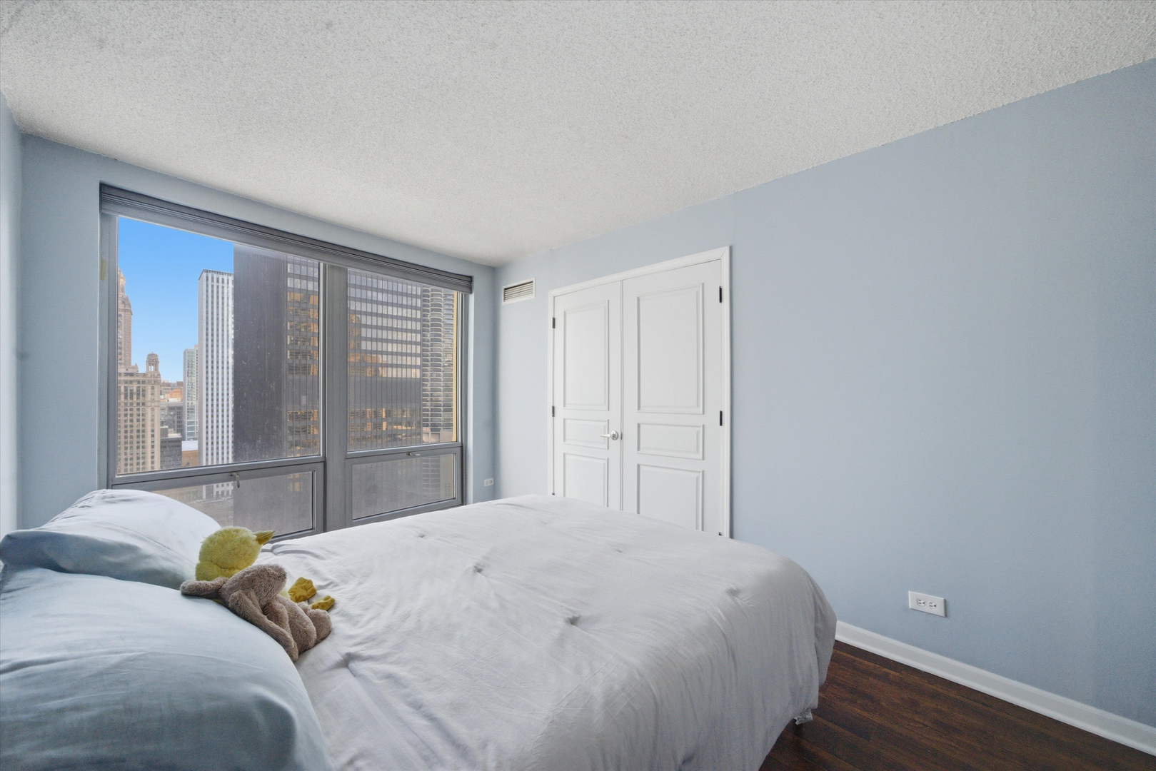 440 N Wabash Avenue 2907 Property Photo 9