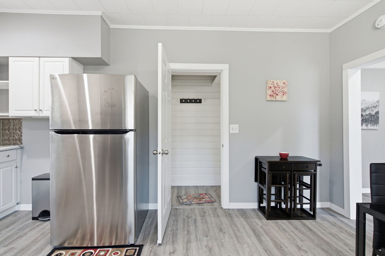 708 S Bentley Street Property Photo 3
