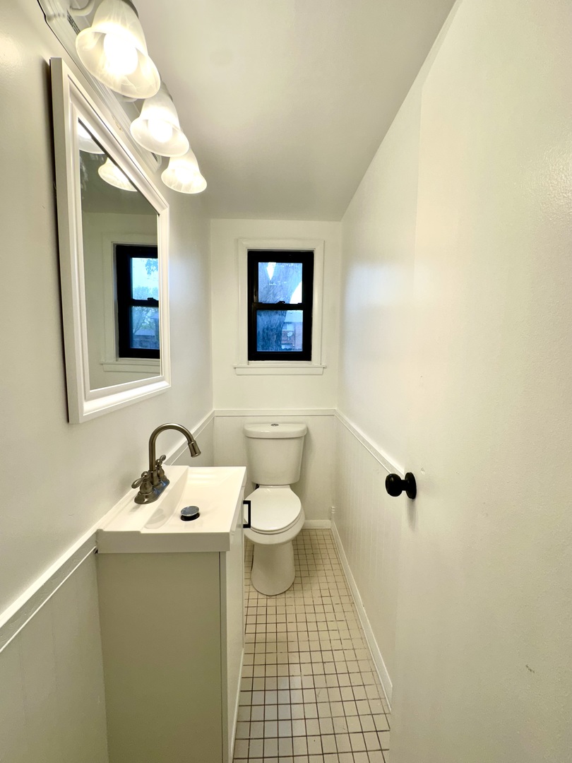 18w158 16th Street Property Photo 18