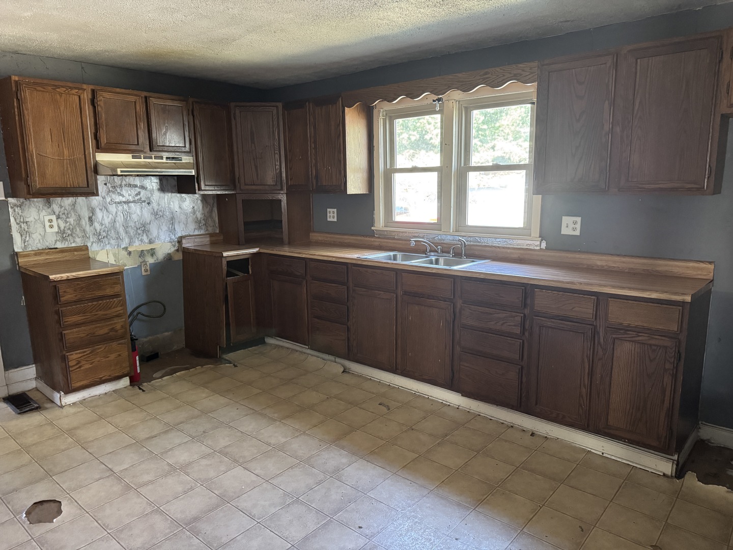 513 E Smith Street Property Photo 7