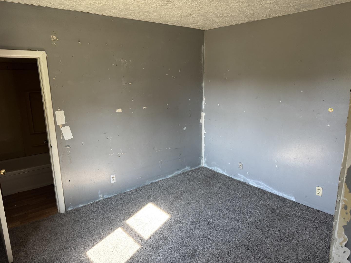 513 E Smith Street Property Photo 8
