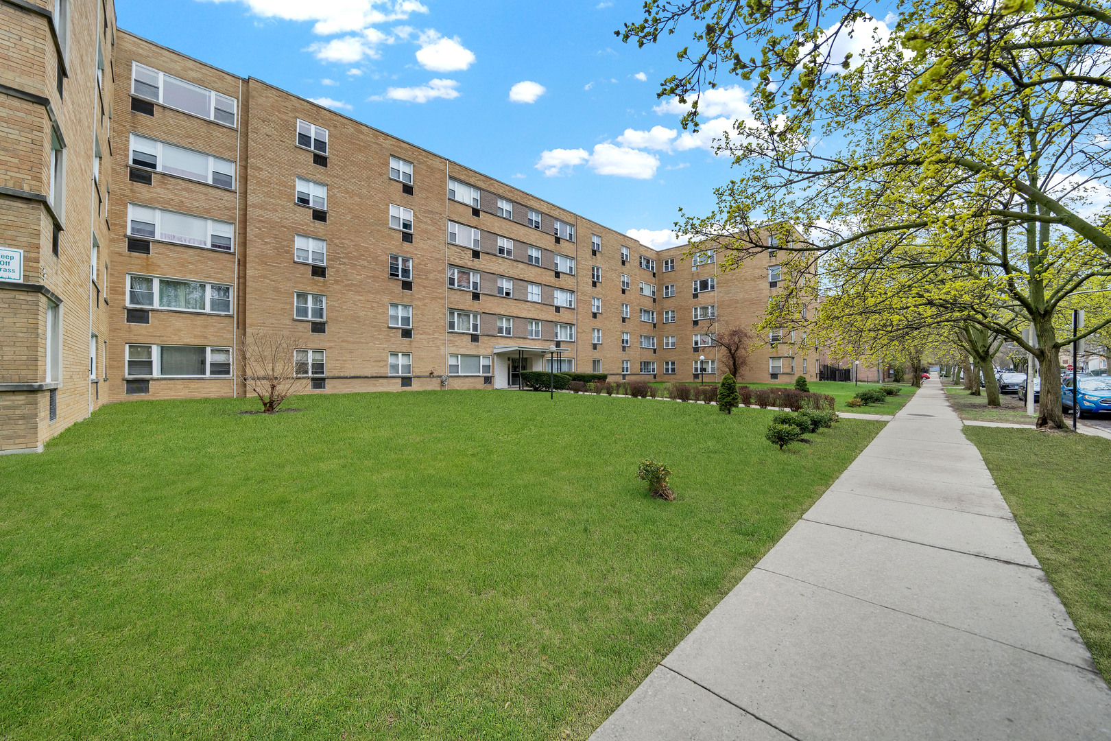 6161 N Hoyne Avenue 504 Property Photo 2