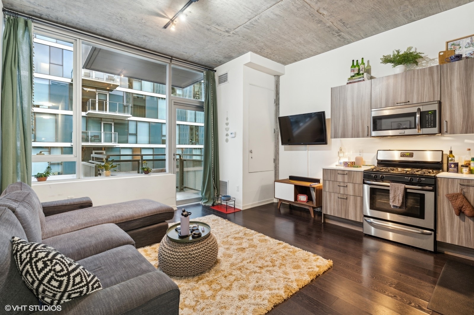 1345 S Wabash Avenue 1408 Property Photo 3