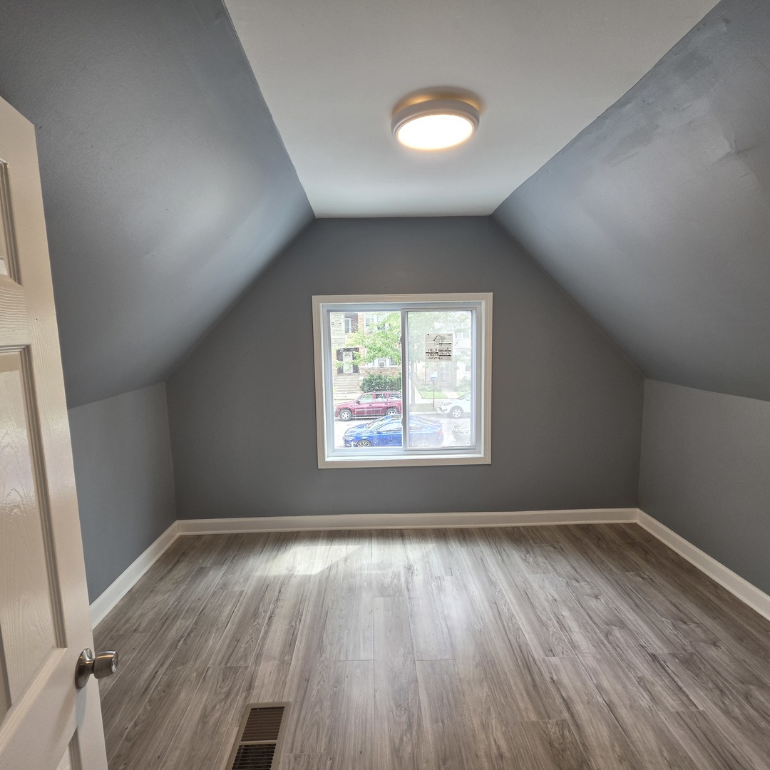 6520 S Talman Avenue Property Photo 8