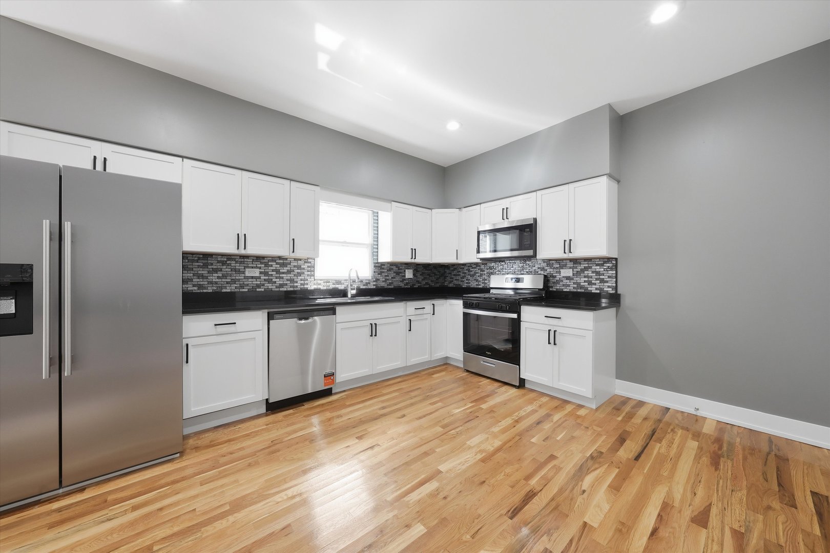 11940 S Yale Avenue Property Photo 9