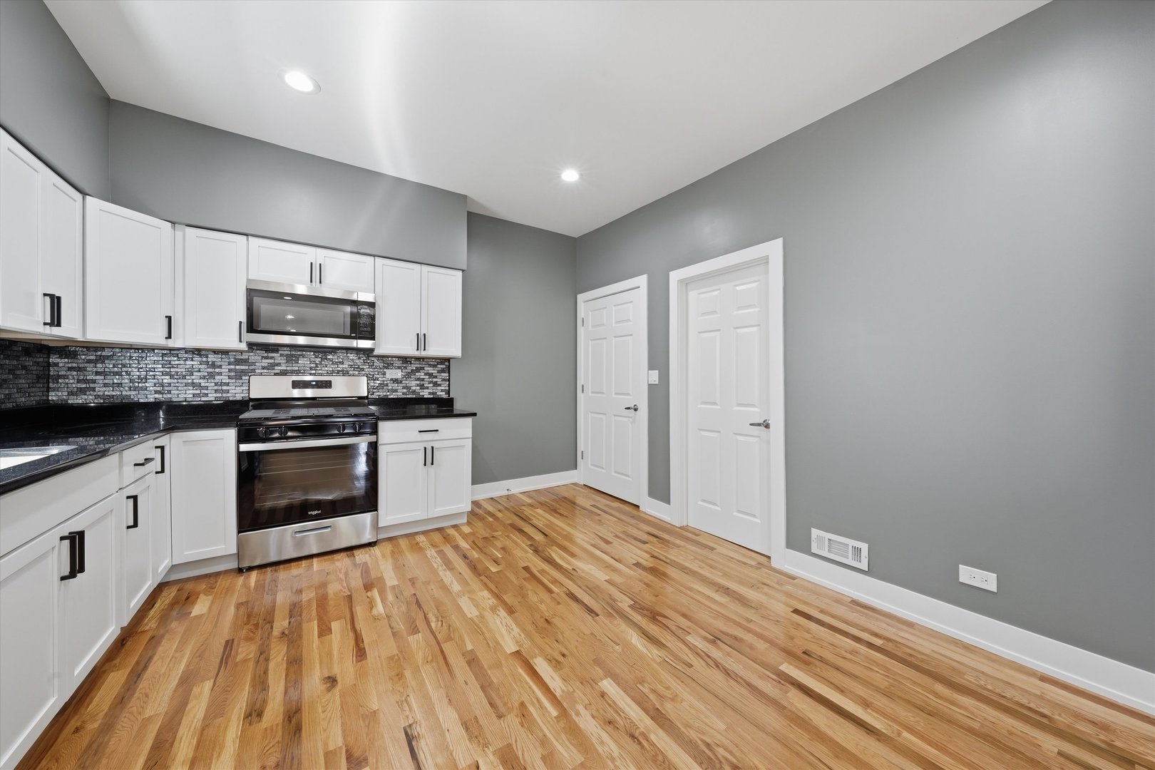 11940 S Yale Avenue Property Photo 11