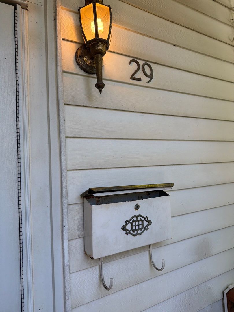 29 W 109th Place Property Photo 2