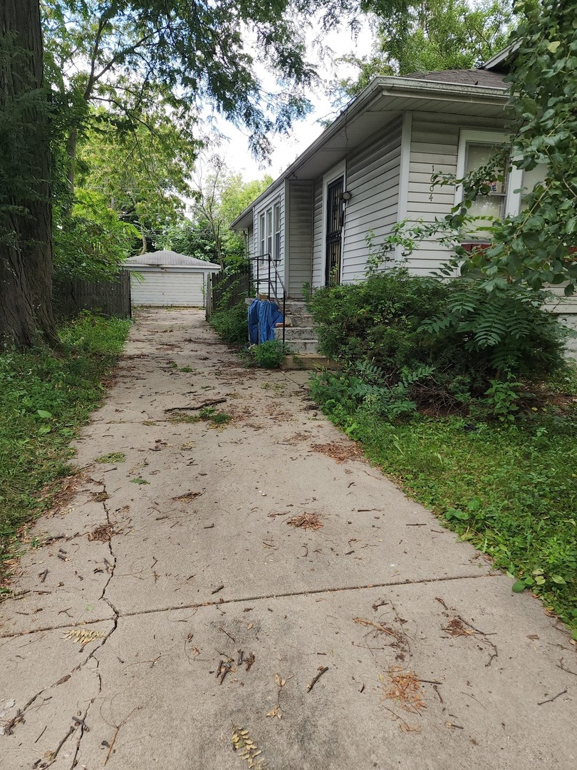 1604 S 21st Avenue Property Photo 2