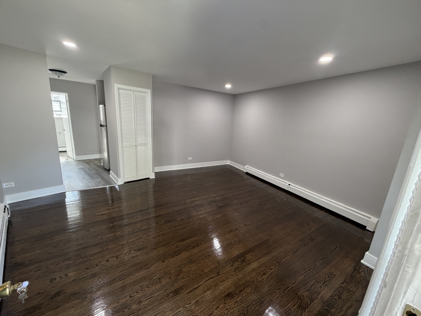 6901 N Ridge Boulevard 1c Property Photo 2