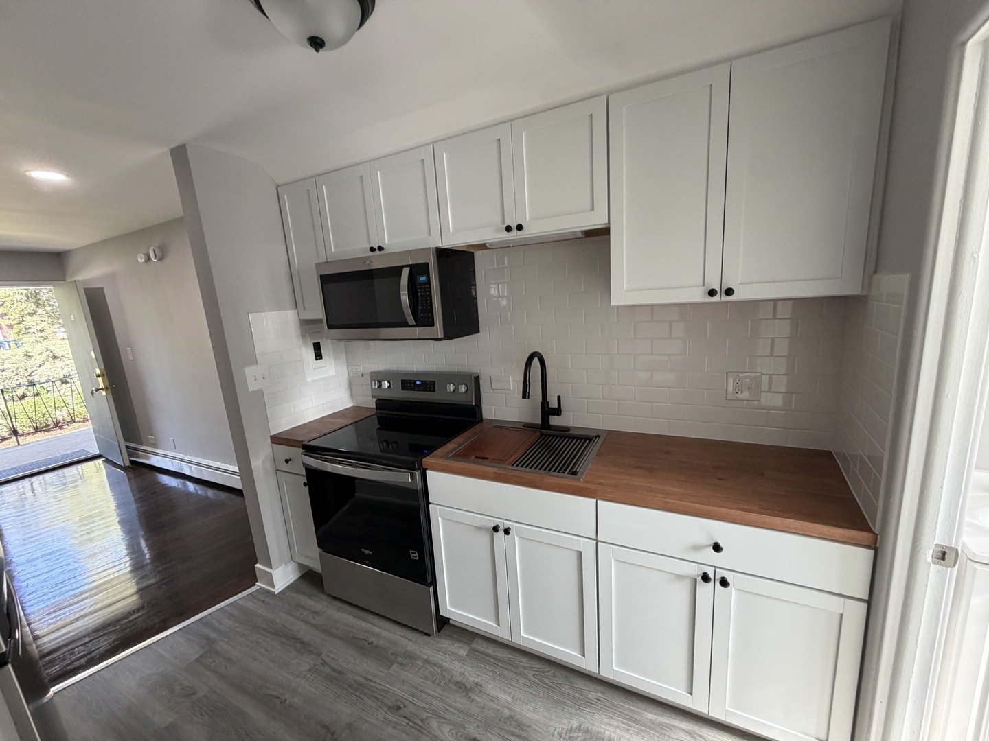 6901 N Ridge Boulevard 1c Property Photo 5