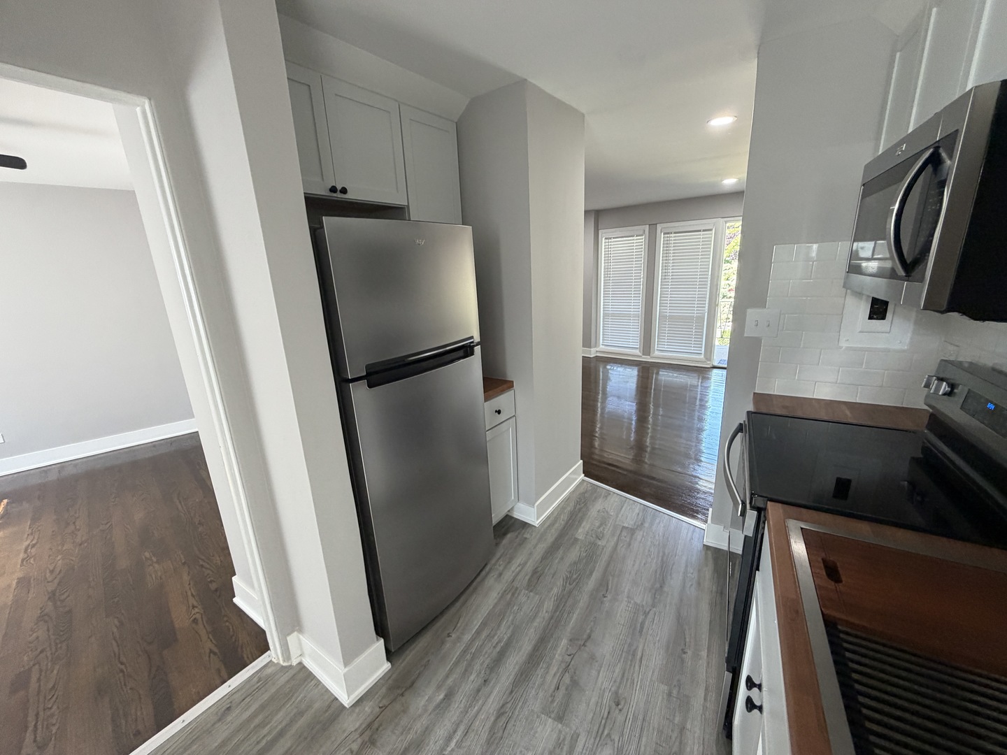 6901 N Ridge Boulevard 1c Property Photo 6