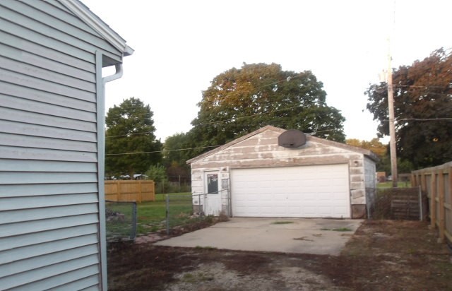 208 S Munroe Street Property Photo 8