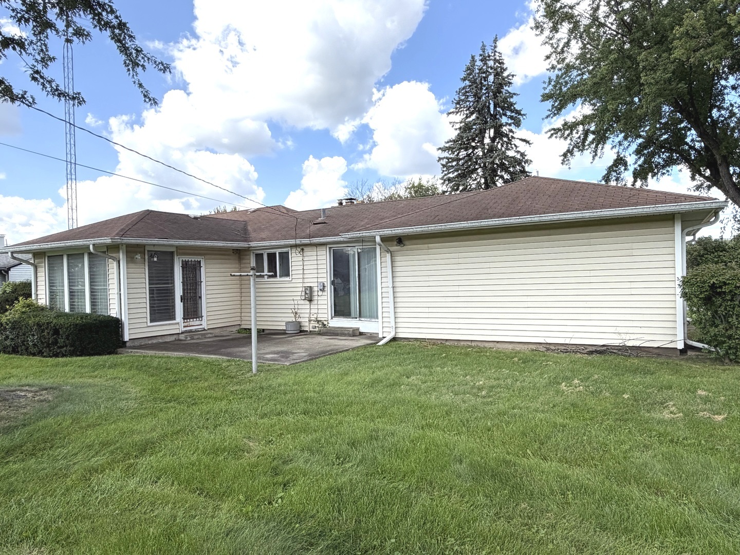 634 Barrington Avenue Property Photo 4