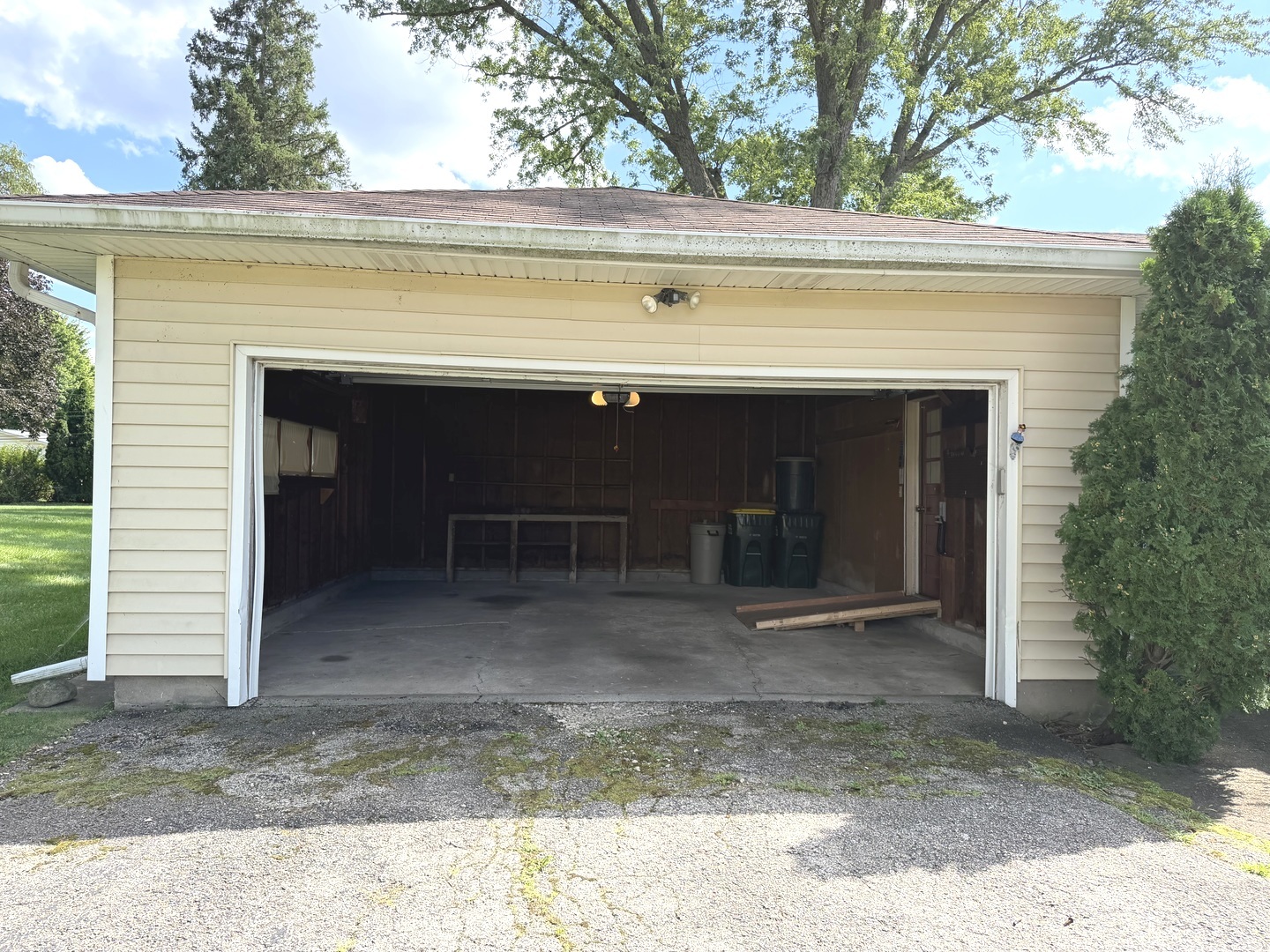 634 Barrington Avenue Property Photo 8
