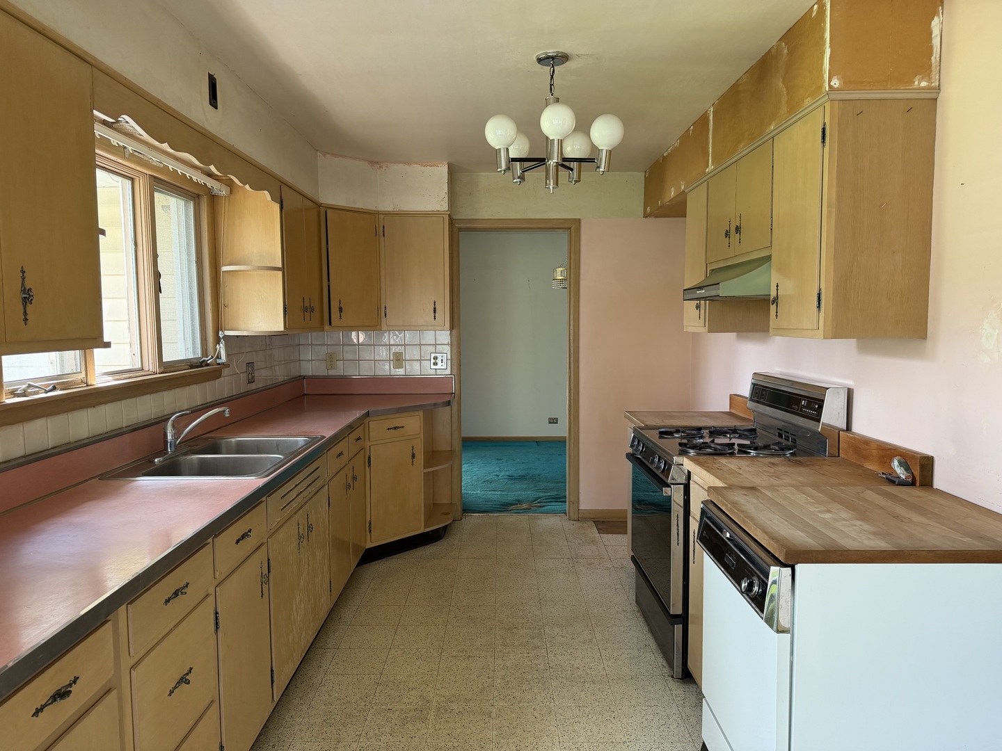 634 Barrington Avenue Property Photo 16