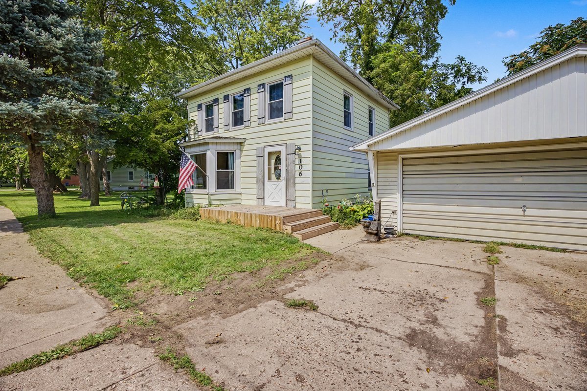 106 E Front Street Property Photo 2