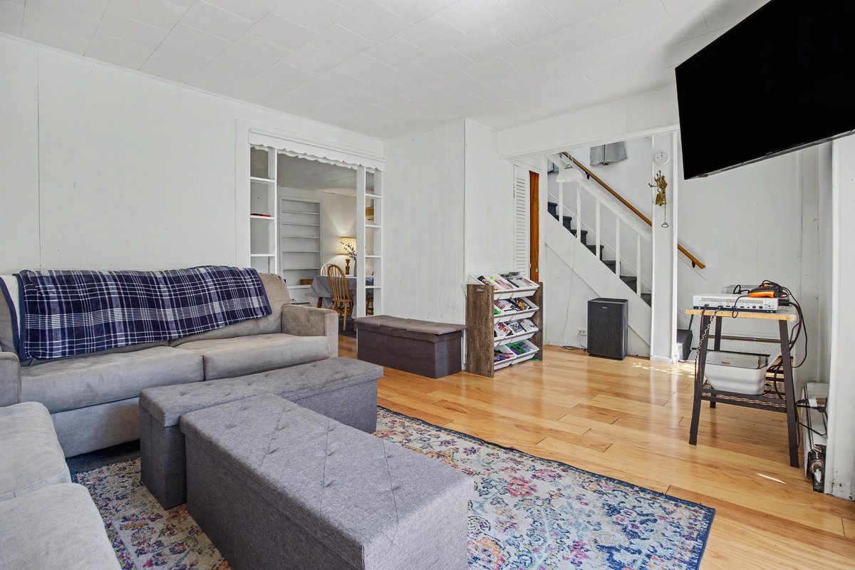 106 E Front Street Property Photo 5