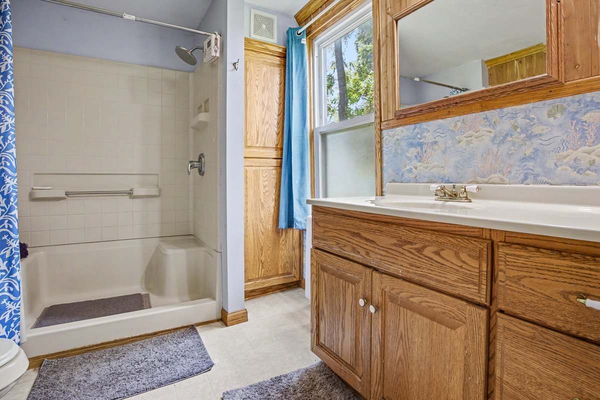 106 E Front Street Property Photo 13